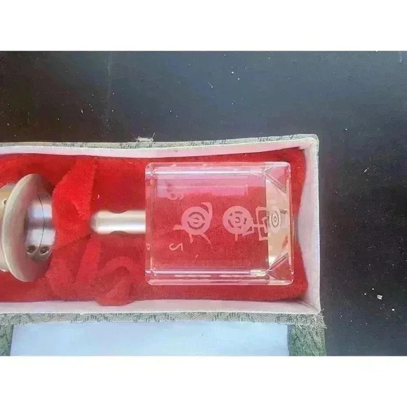 Crystal Dreidel Engraved With Stand Velvet Box - Picture 2 of 6